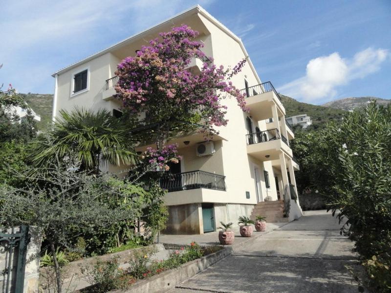 Apartments & Rooms M Petrovac Zewnętrze zdjęcie