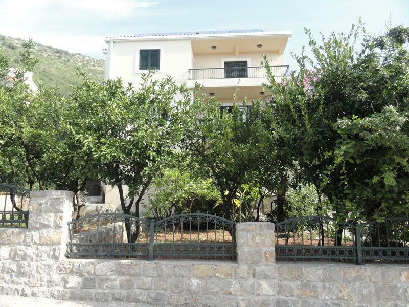 Apartments & Rooms M Petrovac Zewnętrze zdjęcie